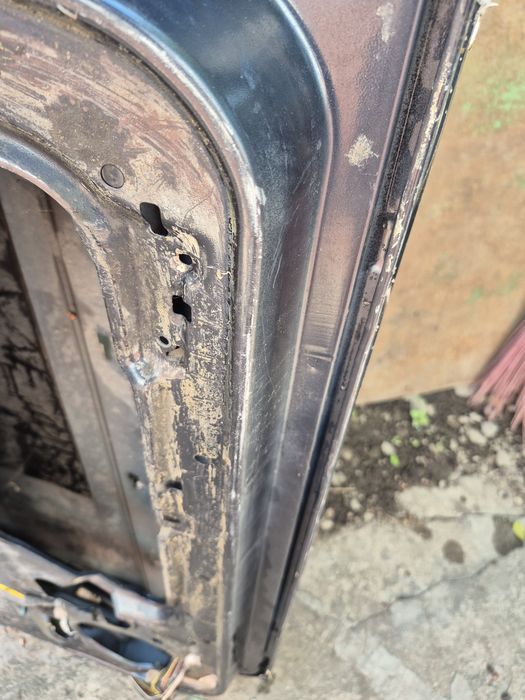 Дверь правая Mercedes W210