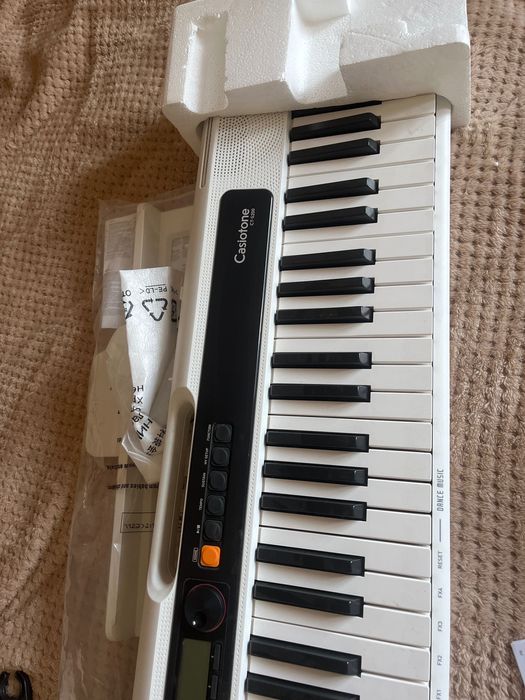 Пианино CASIO CT-S200we