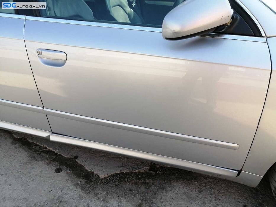 Bandou Ornament Plastic Inferior de pe Usa Portiera Dreapta Fata Audi A4 B7 2005 - 2008 Culoare LY7W