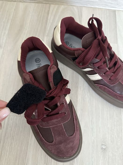 Продам кроссовки новые