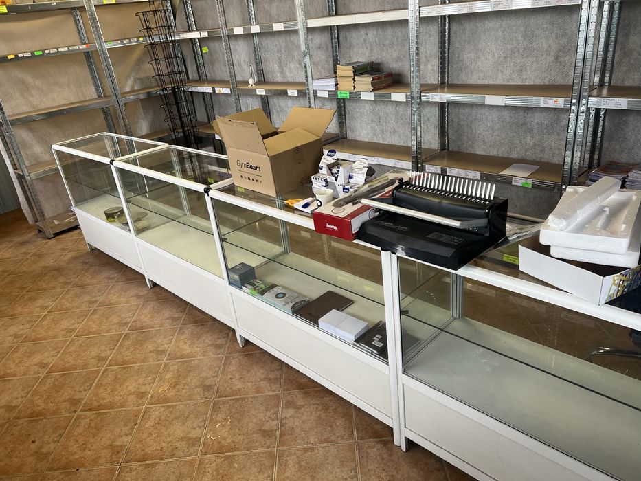 Алуминиеви  щандове /витрини 4бр.