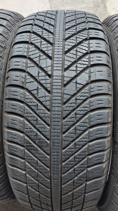 Всесезонни гуми 205/50/17 Goodyear Vector4Seasons 4 броя