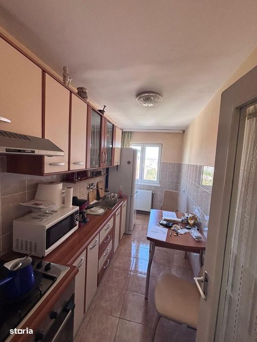 Apartament, luminos si spatios, spre vanzare, in cart. Dambu