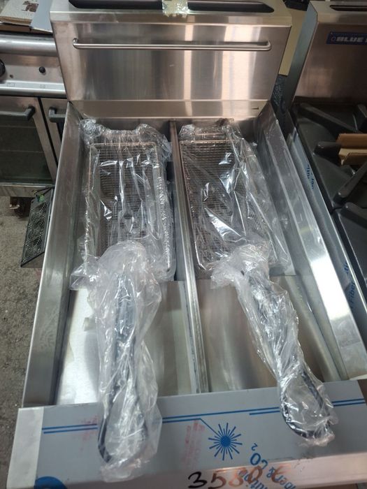 Професионален Газов Фритюрник Blue Seal GT46 Двоен 22,5 kW •Нов•