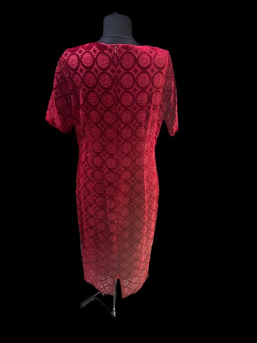 Vand rochie din catifea brodata cu matase si sacou din matase