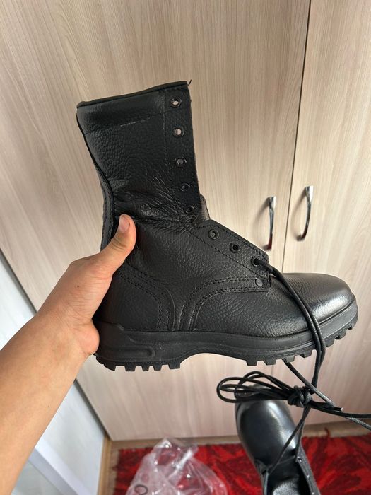 Продам берцы новый размер 40