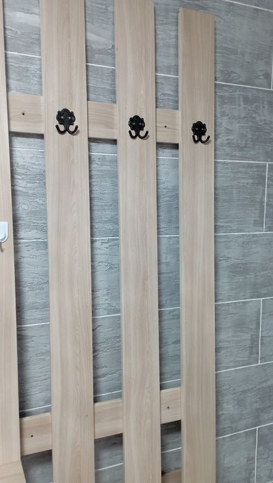 Прихожая вешалка