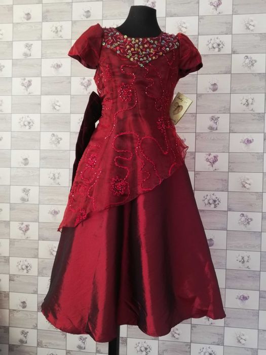 Нарядное платье девочке