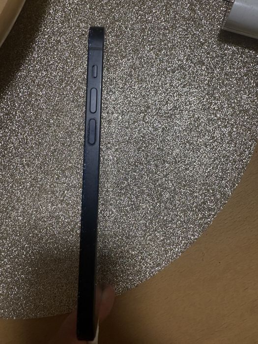 Продавам Iphone 12