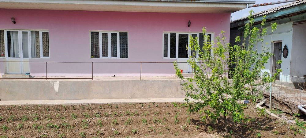 Uy sotiladi  Manzil: Buka tumani Madaniyat MFY.