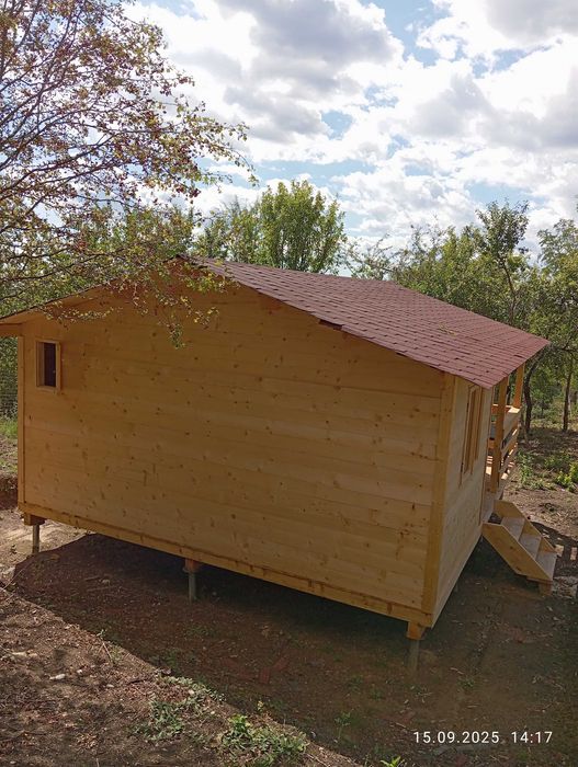 Teren intravilan 1.000 mp+Cabană Noua+Asfalt+Utilitati, panoramă Superbă spre Munți, altitudine 600 m, liniste absoluta, Daesti, Vâlcea