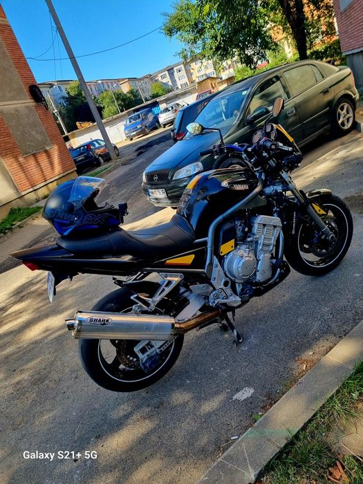 Yamaha FZS 1000cc
