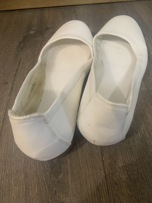 Дамски обувки -бели