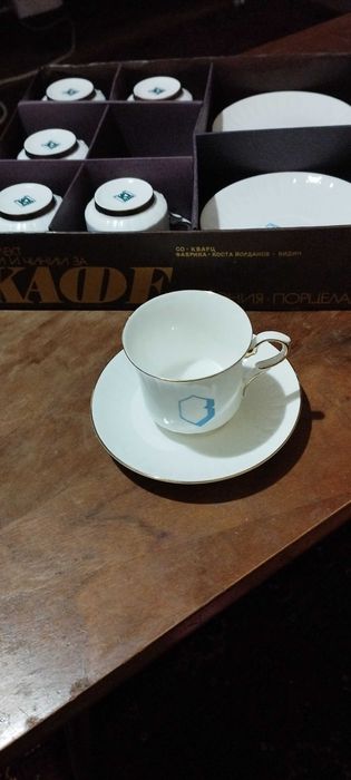 Сервиз за кафе от костен порцелан