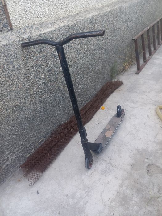 продаю самокат трюковои