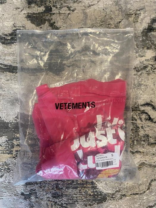 vetements i just got lucky