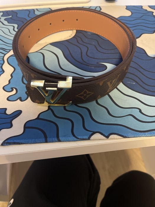 Колан чисто нов с такова за добавяне на дупки