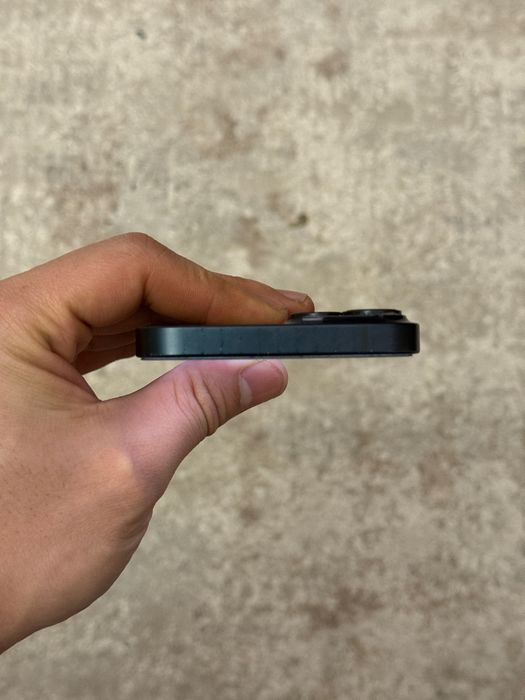 В продаже iphone 14 blue