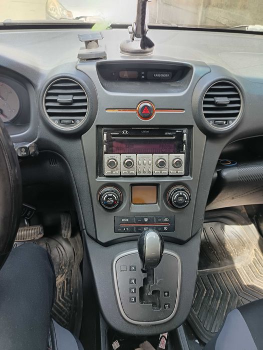 Vand auto KIA carens 2007