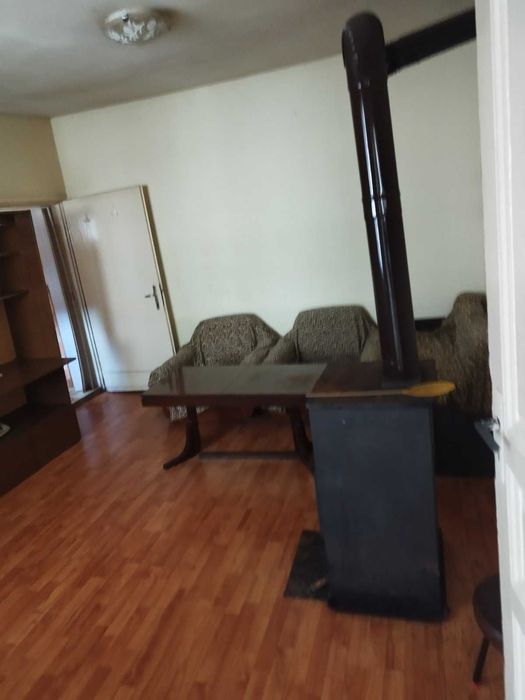 Дава се под наем Къща в Плевен, 9-ти квартал - 50 кв.м за 204 € - Снимка #1