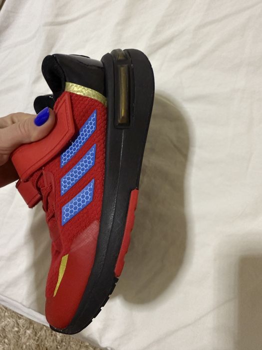 Marvel adidas nr 35