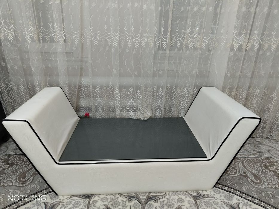 Комлект из дивана и кресел