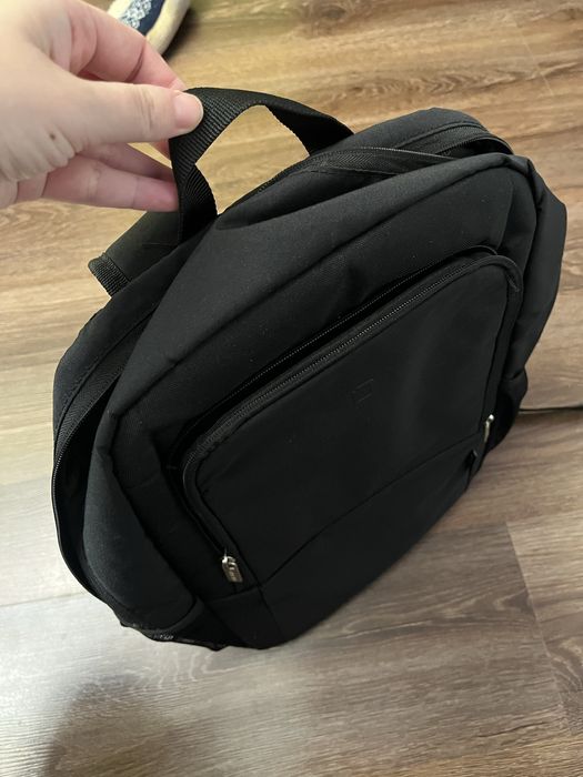 Vand geanta - ghiozdan pentru calculator