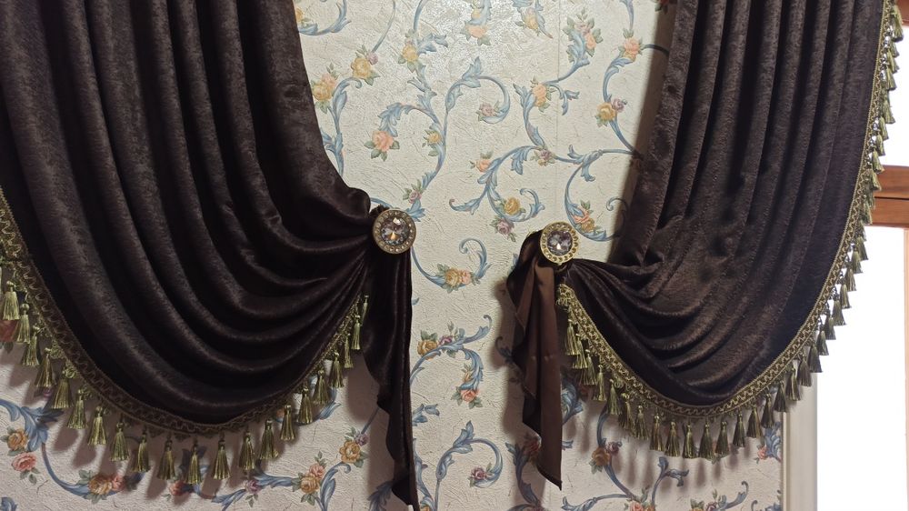 Продаётся 2 шторы новый