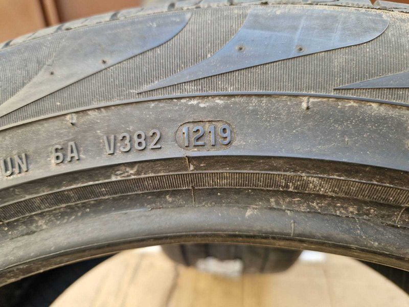 2 Pirelli R20 255/45
летни гуми
DOT1219