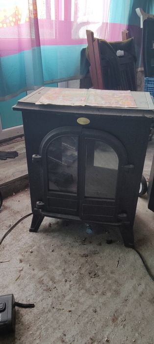 Șemineuri electrice și pe gaz