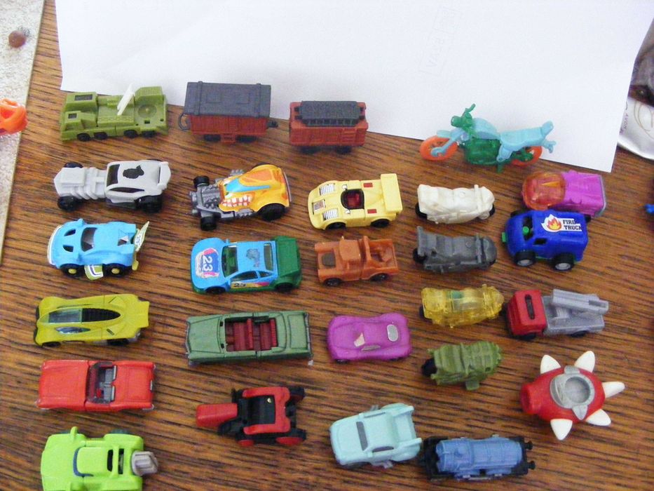 Играчки Kinder surprise