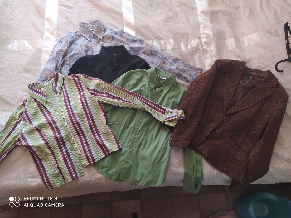 Продам женские Свитера