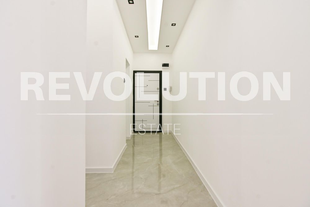 Продава се Двустаен апартамент в София, Свобода - 65 кв.м за 2724 €/кв.м - Снимка #3