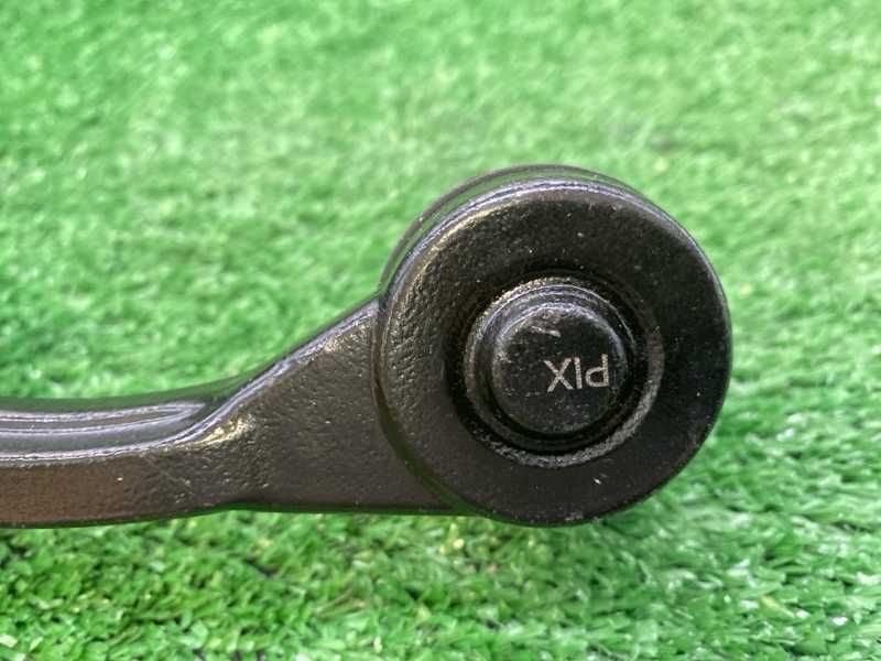 Рулевой наконечник лев.