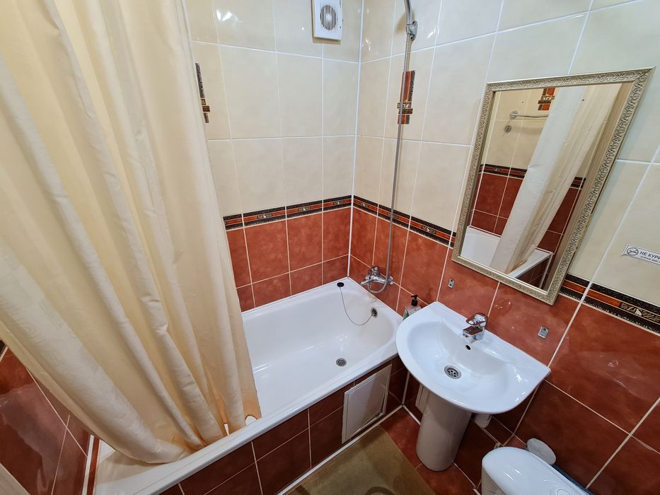 Катаева 12 (ТД Артур, Ярмарка)