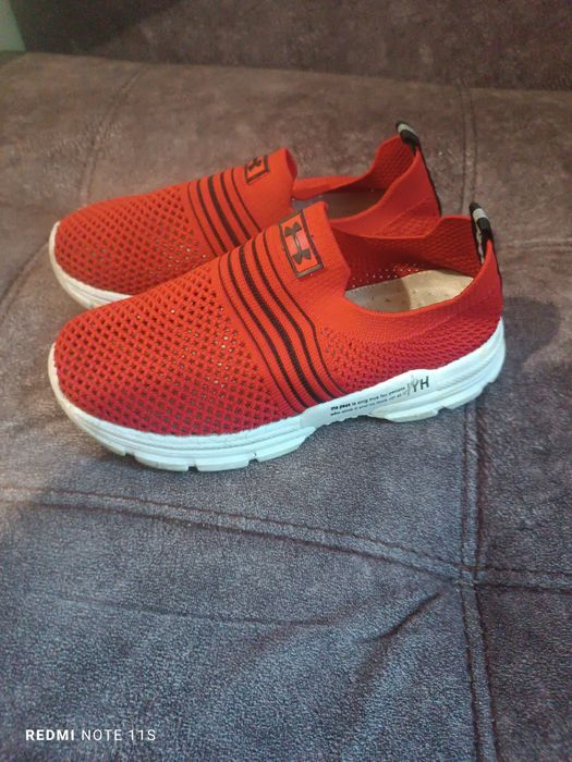 Кроссовки- тапки на девочку 36р.