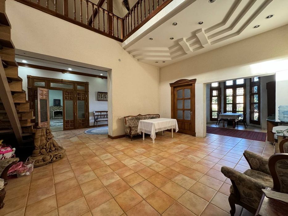 Участок 8 соток Ориентир метро Минор ЖК Казахстан 3 уровня 500м2 КС