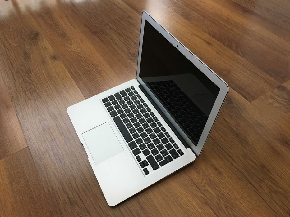 13.3' Core i5 Apple MacBook Air Mid 2017 8GB RAM/256GB SSD/Intel HD 6000/Батерия 6 ч