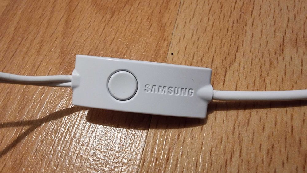 Casti audio telefon SAMSUNG Originals cu microfon albe in ear
