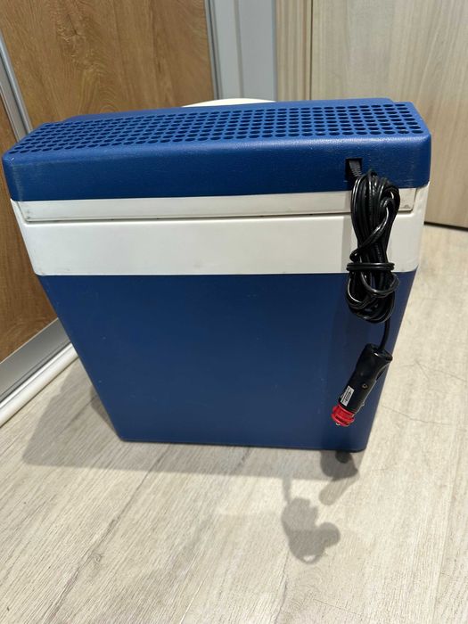 Хладилнa чанта Cooly- , 26л, 12V студено