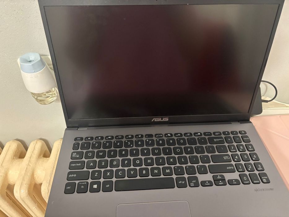 Vand Laptop Asus Vivobook