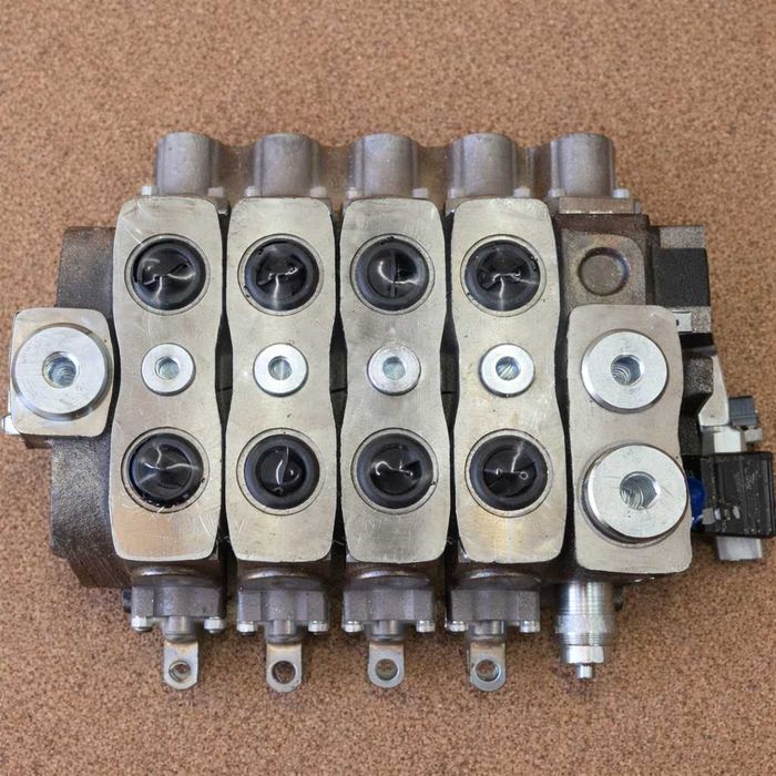 Гидрораспределитель автокрана (аналог Q160)