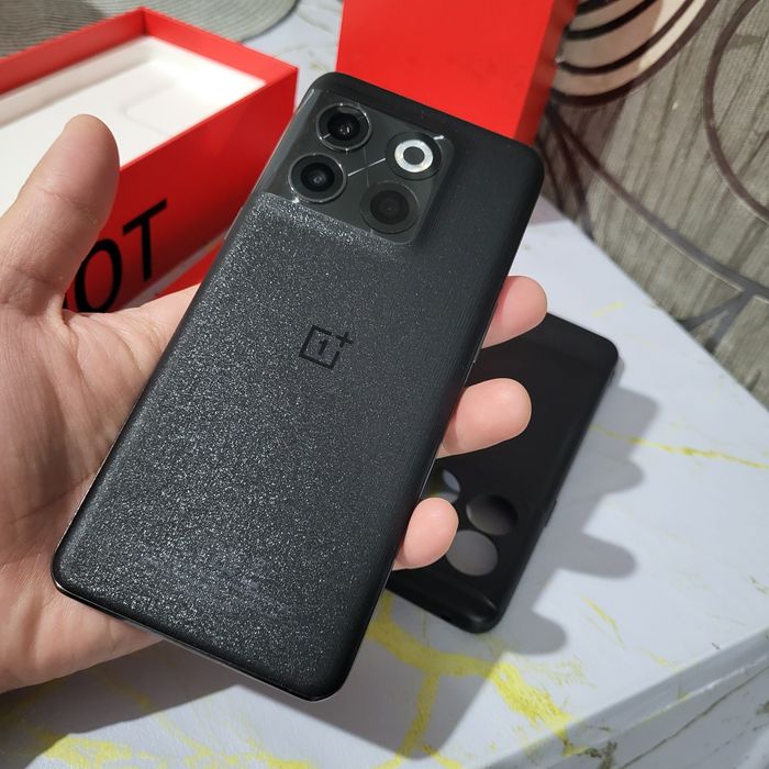 Обмен Мощный смартфон OnePlus 10T