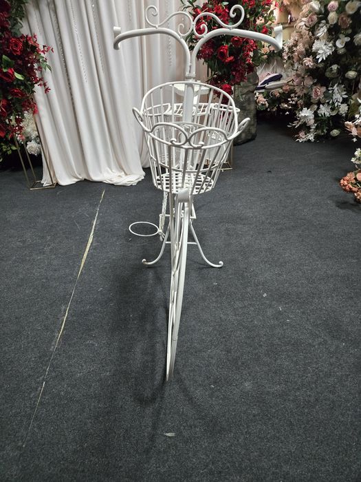 Bicicleta metalica alb