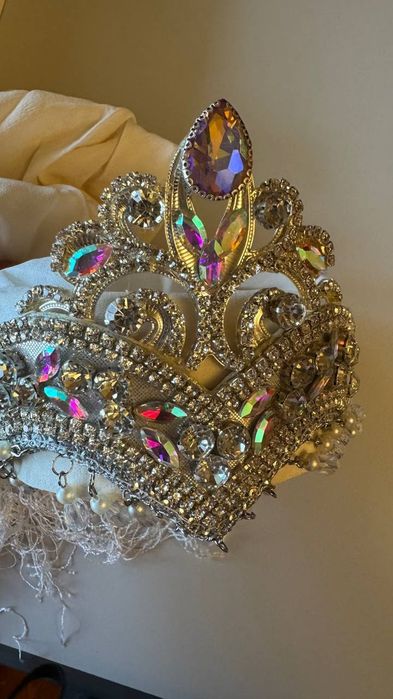 Тиллакош с камнями и с натуральным шелковым платком