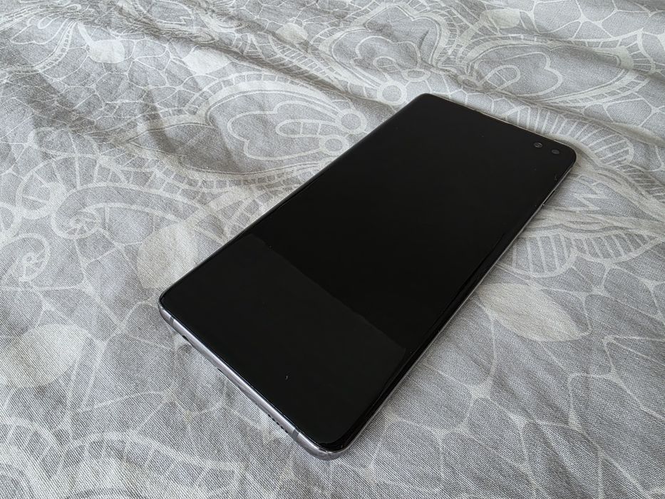 Samsung Galaxy S10 Plus 128GB с проблем