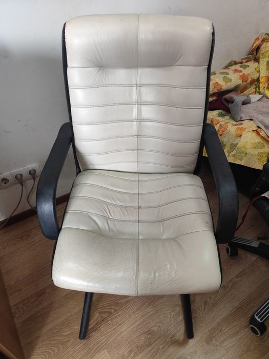 Стулья офисные Астана