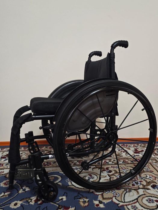 Активный инвалидный коляска