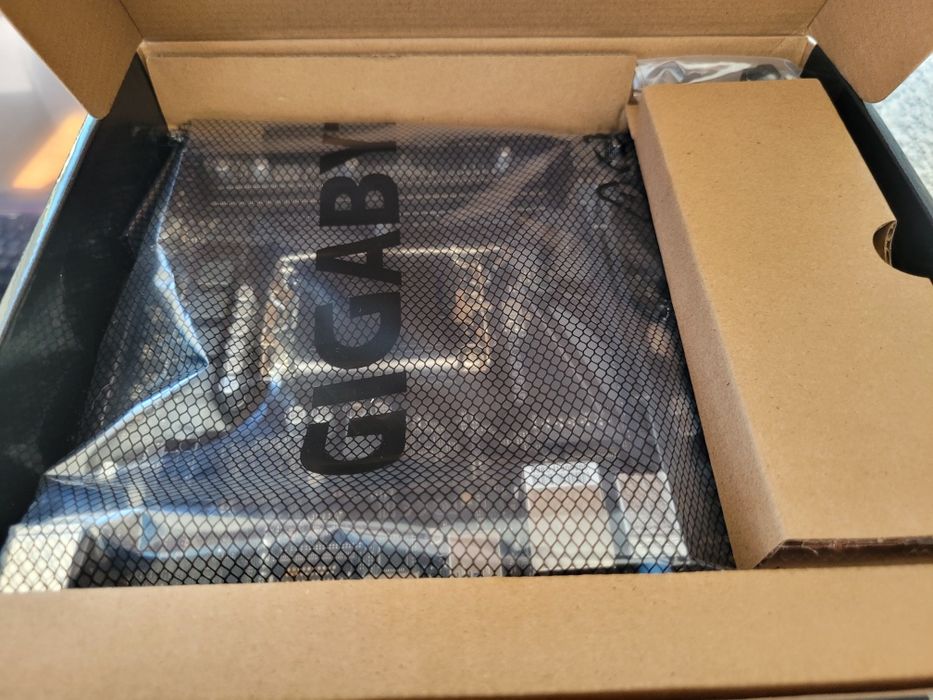 Placa de baza Gigabyte H610M H V2