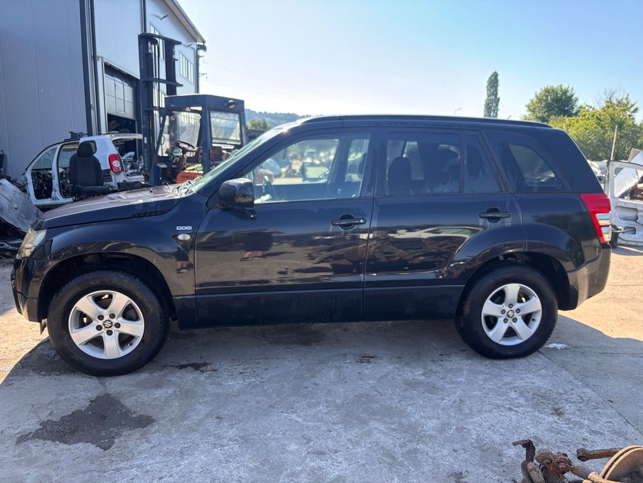 SUZUKI GRAND Vitara на части